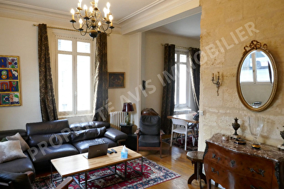 Bordeaux Saint Genes Maison bourgeoise en pierre 160 m2 environ, quatre chambres, bureau, cave