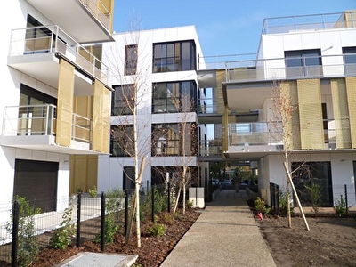 A louer Appartement recent avec terrasse Bordeaux 2 pieces 44 m2