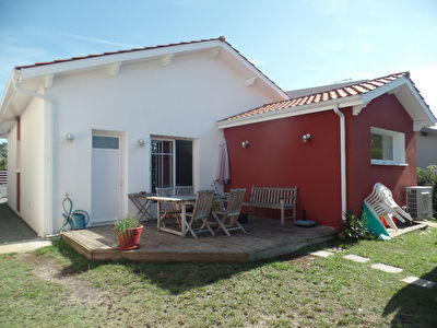 MERIGNAC CENTRE - ARCACHONNAISE DE 5 PP AVEC JARDIN