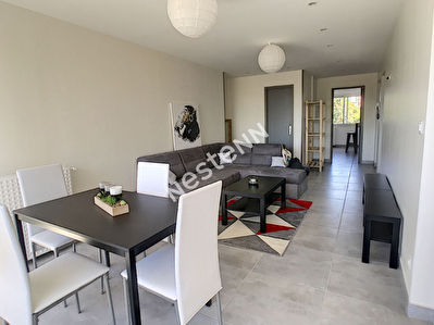Appartement meuble 4 pieces terrasse parking 73 m2