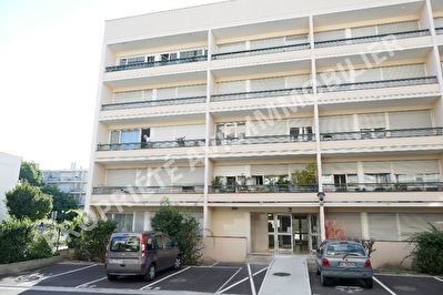 TALENCE ROUSTAING A LOUER APPARTEMENT T5 a 2 min du tram a pied