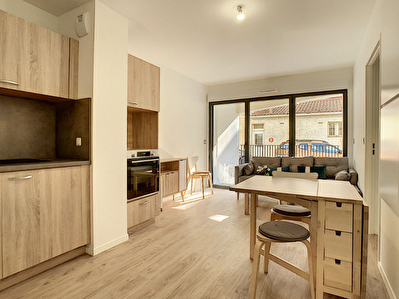 Appartement 2 pieces 40.3 m2 a vendre Pessac hypercentre residence senioriale