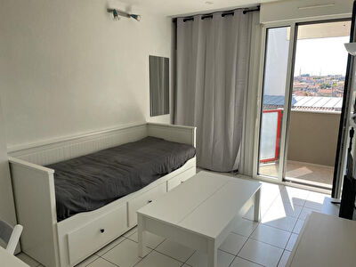 BORDEAUX Barriere d'Ares - Studio meuble avec balcon de 17m2.