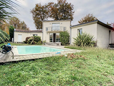 Maison a vendre 7 pieces a deux pas du CENTRE DE GRADIGNAN