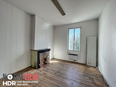 PESSAC CENTRE Local commercial necessitant travaux
