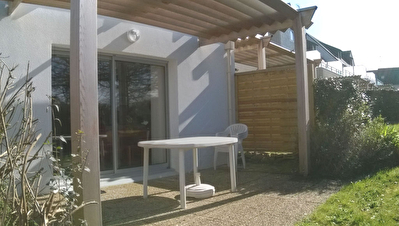 Arzon a proximite du Port dans residence avec piscine et tennis
