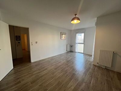 A vendre appartement T3 + box ferme 5 min Centre Angers.