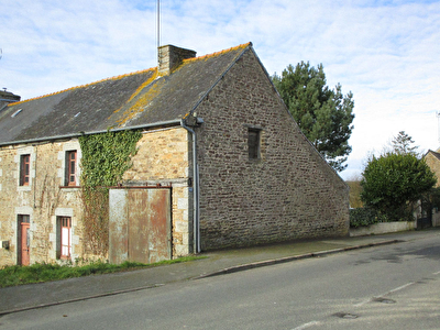 SAINT-CARREUC - Maison en pierre a renover
