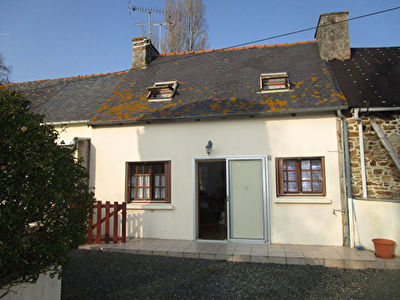 Maison en pierres a POMMERET