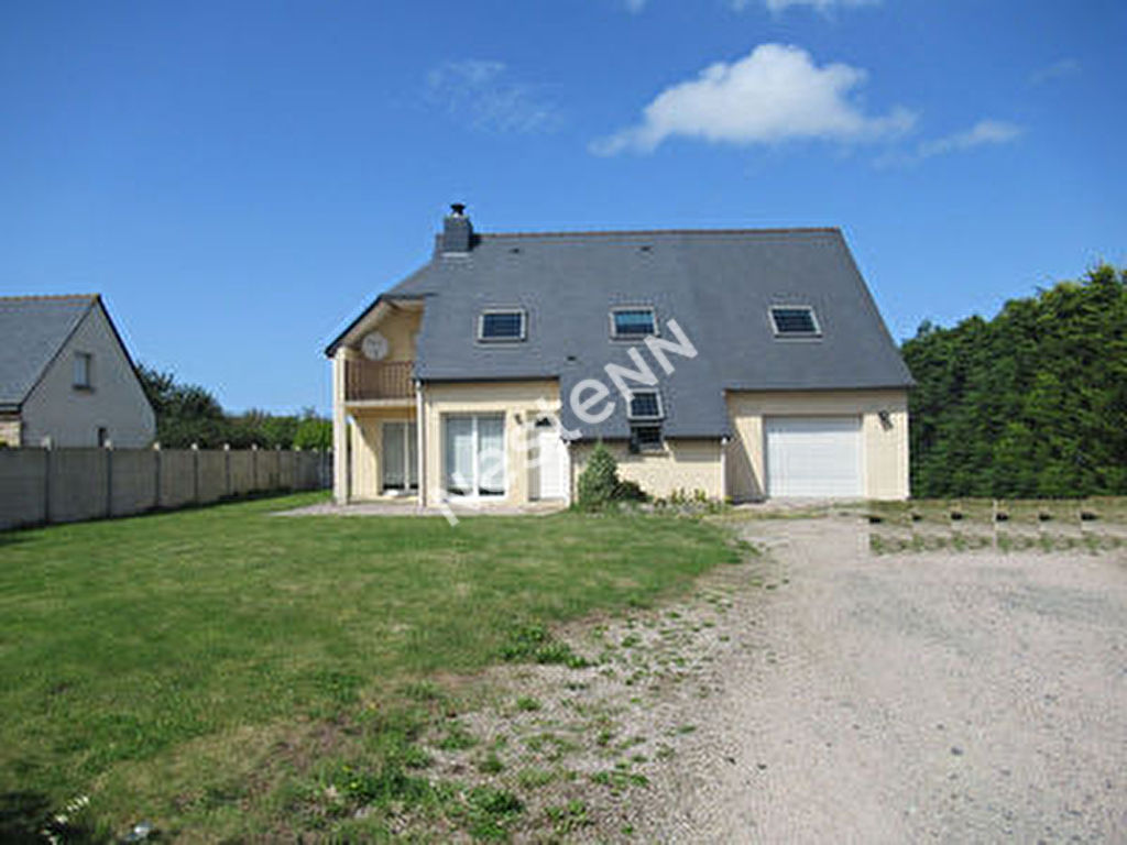 Maison dans le bourg de la Bouillie a 10 minutes de la mer.