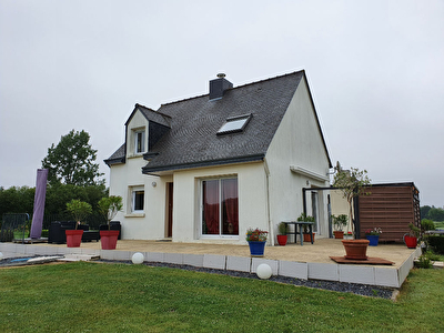 Maison proche bourg de Langourla