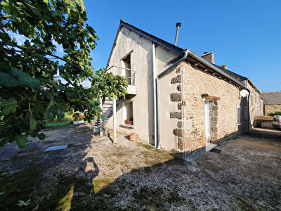 Maison pierres en campagne du Gouray.