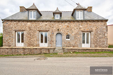 Maison en pierre quatre chambres situee a QUESSOY
