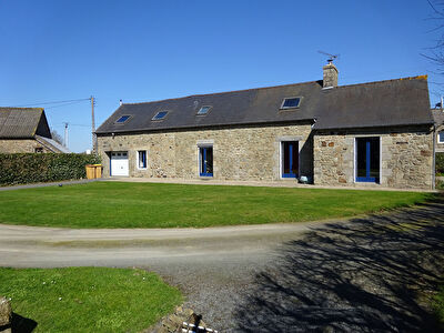 Longere proximite du centre de Plaintel