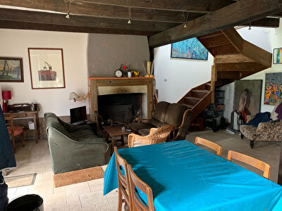 Maison en pierres a 15 minutes des plages.