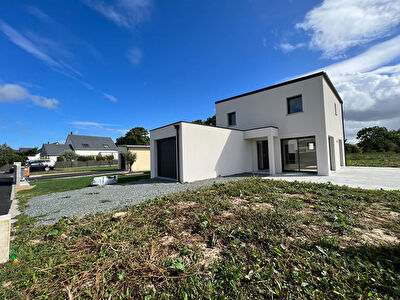 Contemporaine vivable de plain pied -BOURG PLANGUENOUAL