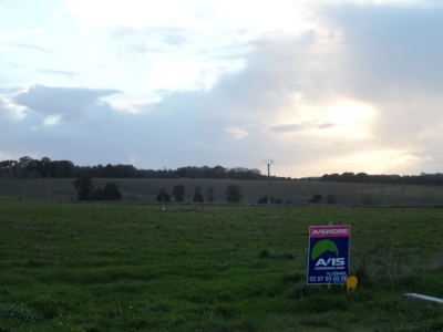 Terrain a batir de 1499 m2 - Proche centre bourg !!!