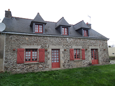 Belle maison en pierres a Lanouee - EN EXCLUSIVITE !