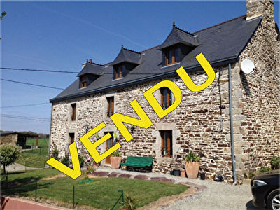 Tres jolie maison en pierres de 9 pieces a Lanouee (56120)