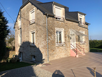 Maison de 6 pieces a Lanouee (56120)