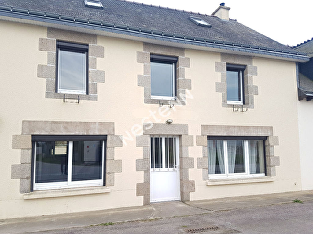 Maison de 7 pieces a Lanouee (56120)