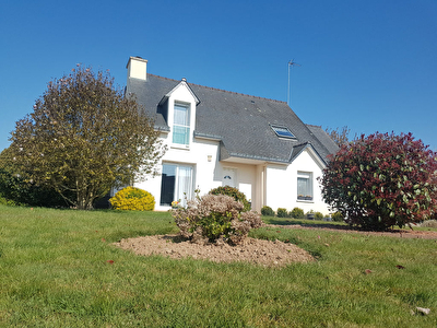 Maison de 5 pieces a Guillac (56800)