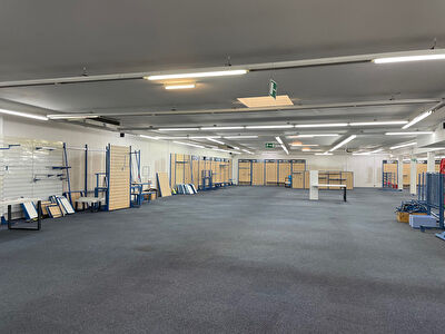 Local commercial de 700 m2 a Ploermel (56800)