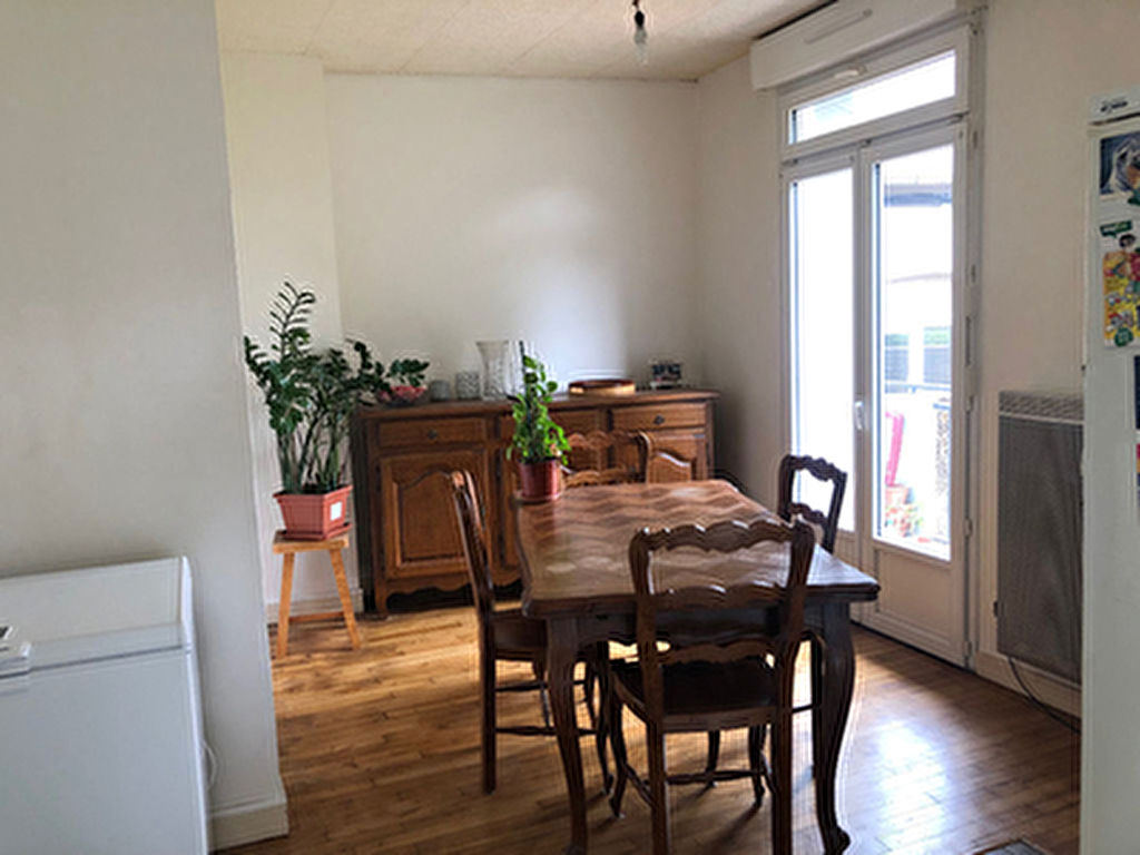 Appartement de 4 pieces a Ploermel (56800)