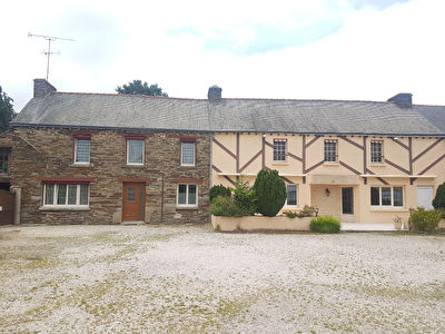 Ensemble immobilier a Mauron (56430)