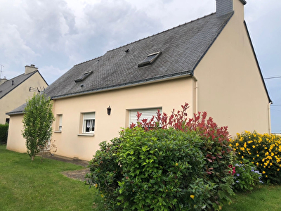 Maison de 5 pieces a Guilliers (56490)