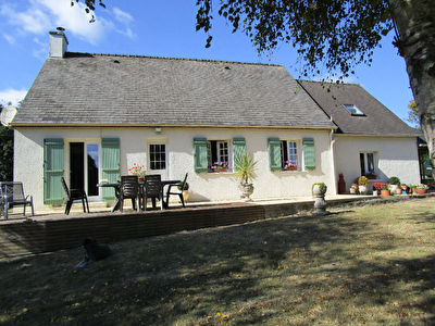 Maison de 7 pieces a Guillac (56800)
