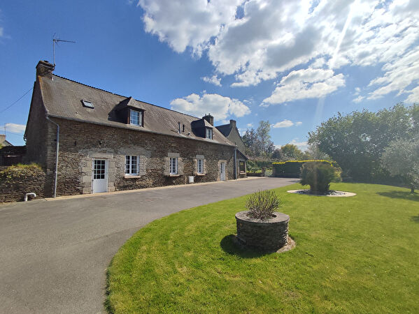Belle maison a La Croix Hellean (56120)