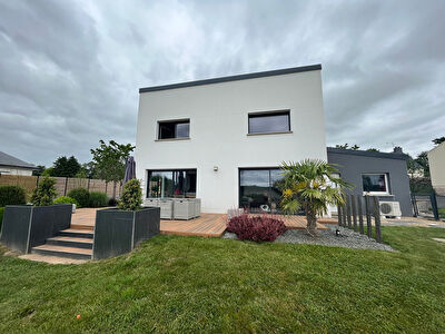 Maison de 5 pieces a Lanouee (56120)