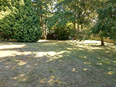 THOUARE SUR LOIRE TERRAIN CONSTRUCTIBLE NON VIABILISE DE 489 m2