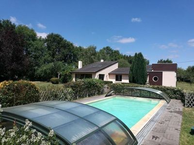 SUCE SUR ERDRE MAISON DE PLAIN PIED DE 190 M2 5 CHAMBRES SUR PARC ARBORE DE 7000 M2