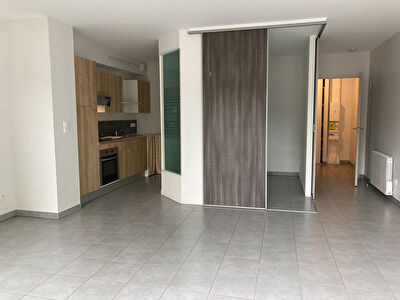 CARQUEFOU CENTRE VILLE T1 BIS 45 M2 AVEC TERRASSE