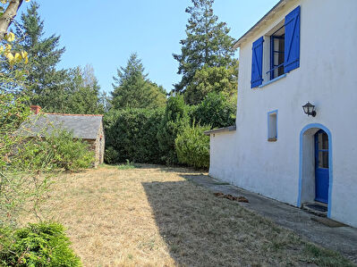 Campagne de Saint Mars du Desert, maison en pierre de 3 chambres