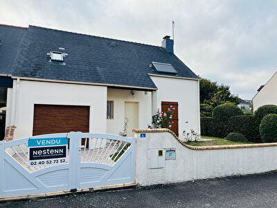 Carquefou centre, maison 3 chambres + garage.