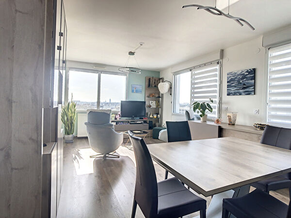 NANTES DOULON - BOTTIERE - 4 pieces 81.20 m2 - Dernier etage, 3 chambres, tres lumineux ! Jardin d'hiver - Parking securise