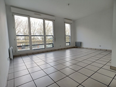 Bel Appartement 2 pieces 47m2 dans une residence recente de Trappes-En-Yvelines.