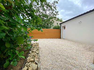 Reze : Maison recente (5 chambres) avec jardin et grand garage