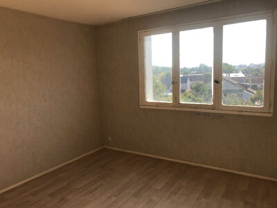 APPARTEMENT T2 SAINT PAUL A RAFFRAICHIR - 46.98m2