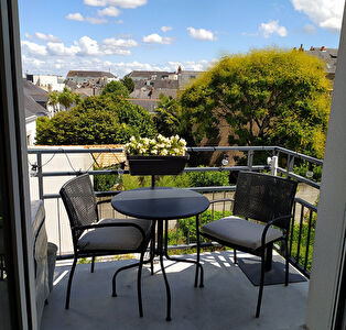 Appartement 3 pieces quartier Zola a Nantes, 2 chambres, balcon et place de parking.