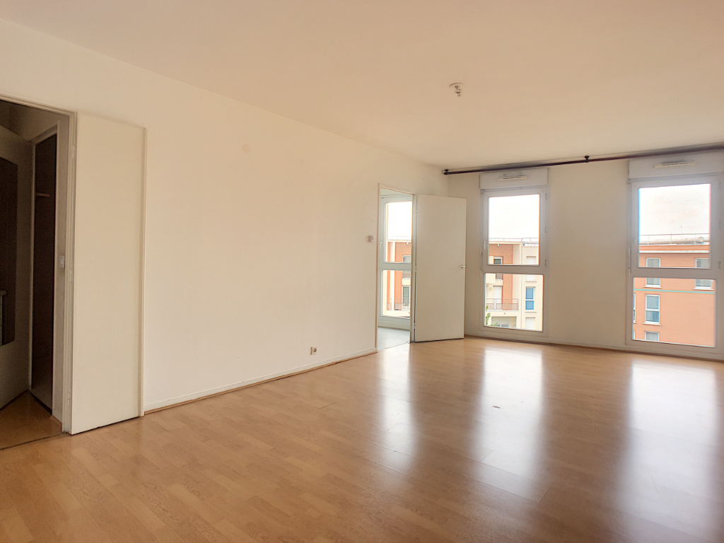 photos n°1 Appartement Elancourt 1 pièce(s)