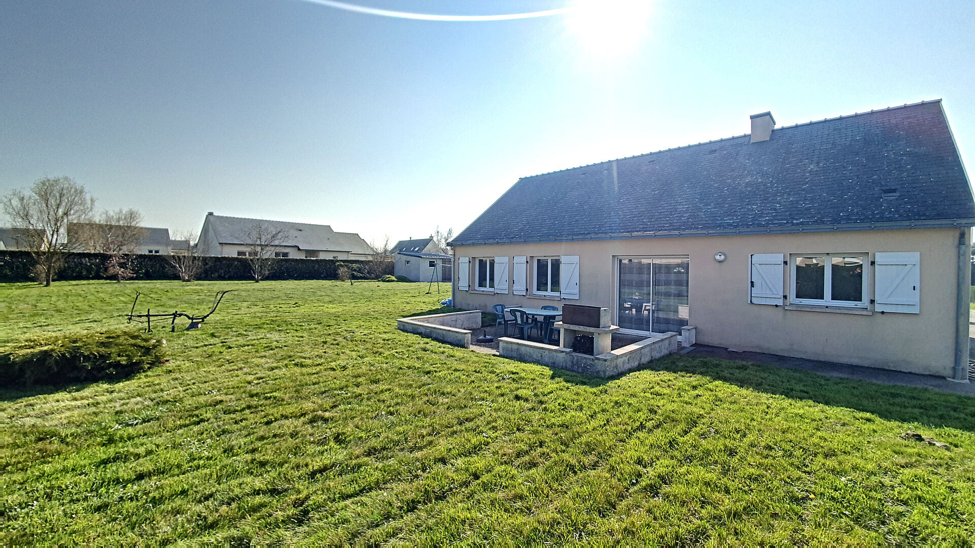 Maison a vendre a Pouille les Coteaux.