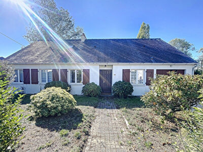 Maison a vendre a Riaille 4 chambres garage et jardin.