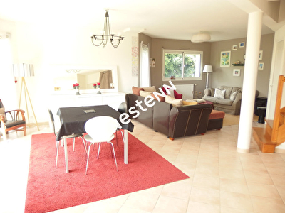 Maison contemporaine indiviuelle Laille 6 pieces 121 m2 - Exposition SUD - Terrain 657m2