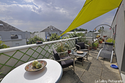 Bel Appartement T3 troisieme et dernier etage avec terrasse en plein centre de Chartres