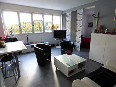 Orvault Pont du Cens : Au RDC d'une petite residence, un veritable coup de coeur vous attend pour ce grand T2 aux prestations soignees, au calme et lumineux.