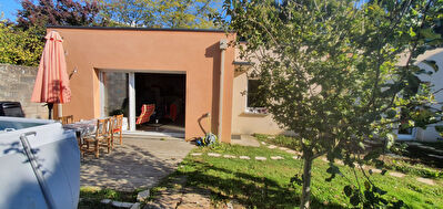 Nantes Bout des Paves : Exclusivite ! Maison de plain pied 3 chambres, bureau, terrasse sur jardin. Proche toutes commodites.